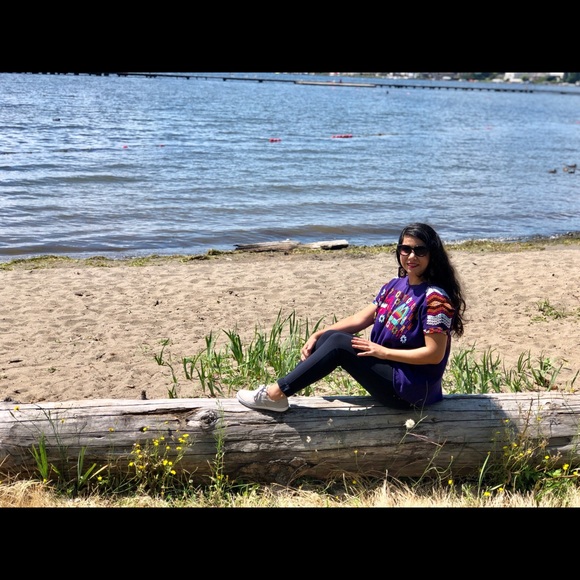 Guatemalan Huipil - Picture 5 of 7